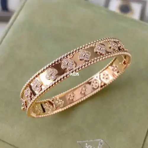 vca梵克雅宝 perlee 四叶草92幸运四叶草图案满天星万花筒手镯95