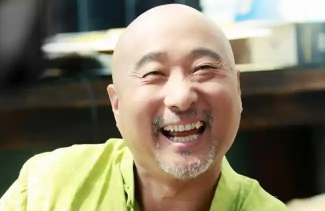 曾经霸占喜剧电影界的光头佬,是周星驰的前辈,和林心如有关系?