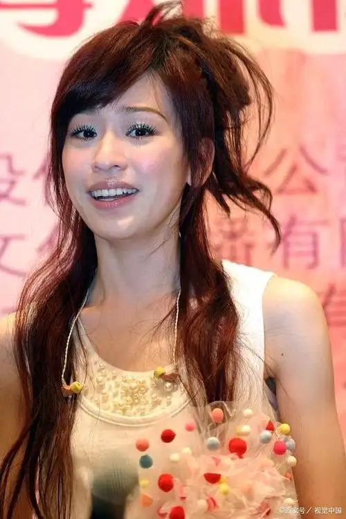 姜瑞佳是一位中国的影视女演员,出生于1991年3月8日,家乡是山东省济南