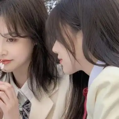 古董微信头像闺蜜有你的日子咖啡也是甜的