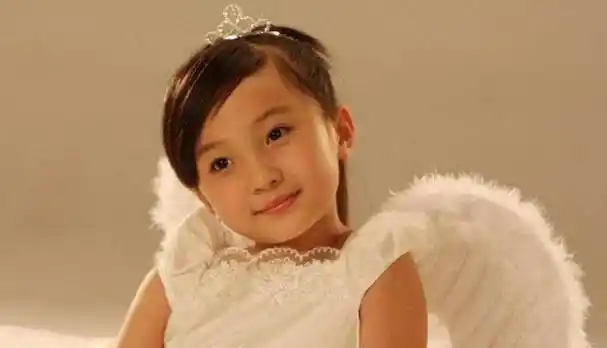 林妙可的照片甜美可爱,不比其他童星差_歌声_开幕式_北京奥运会