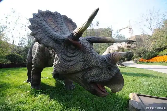 方舟生存与进化新手如何驯服三角龙