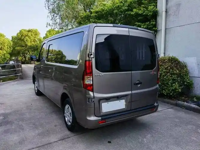 长安睿行m70双开门