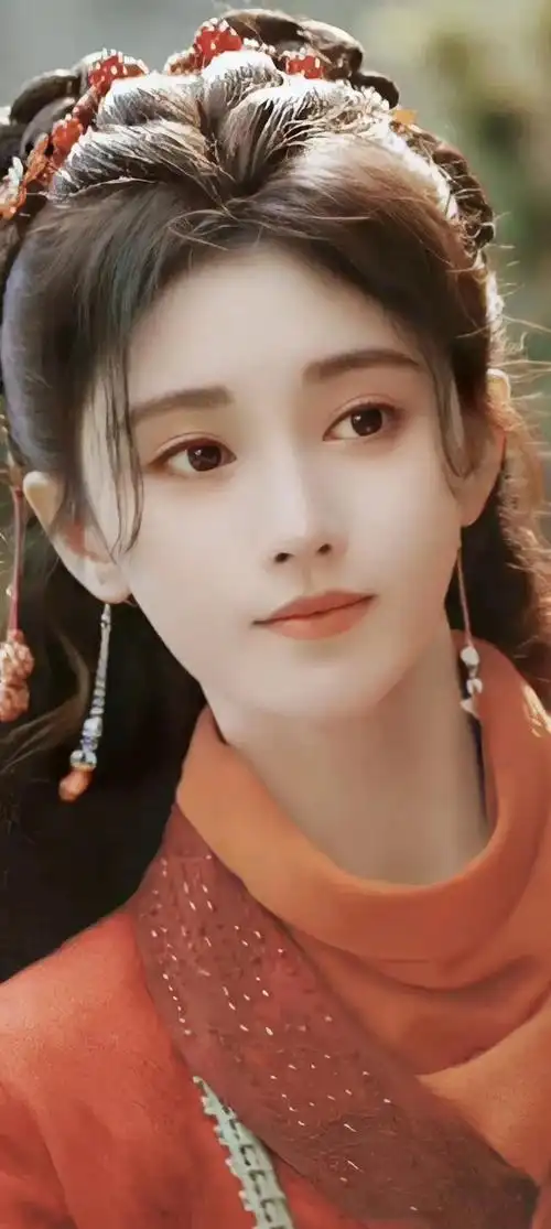 鞠婧祎,被誉为"四千年美女",凭借其甜美的外貌和出色的演技征服了无数