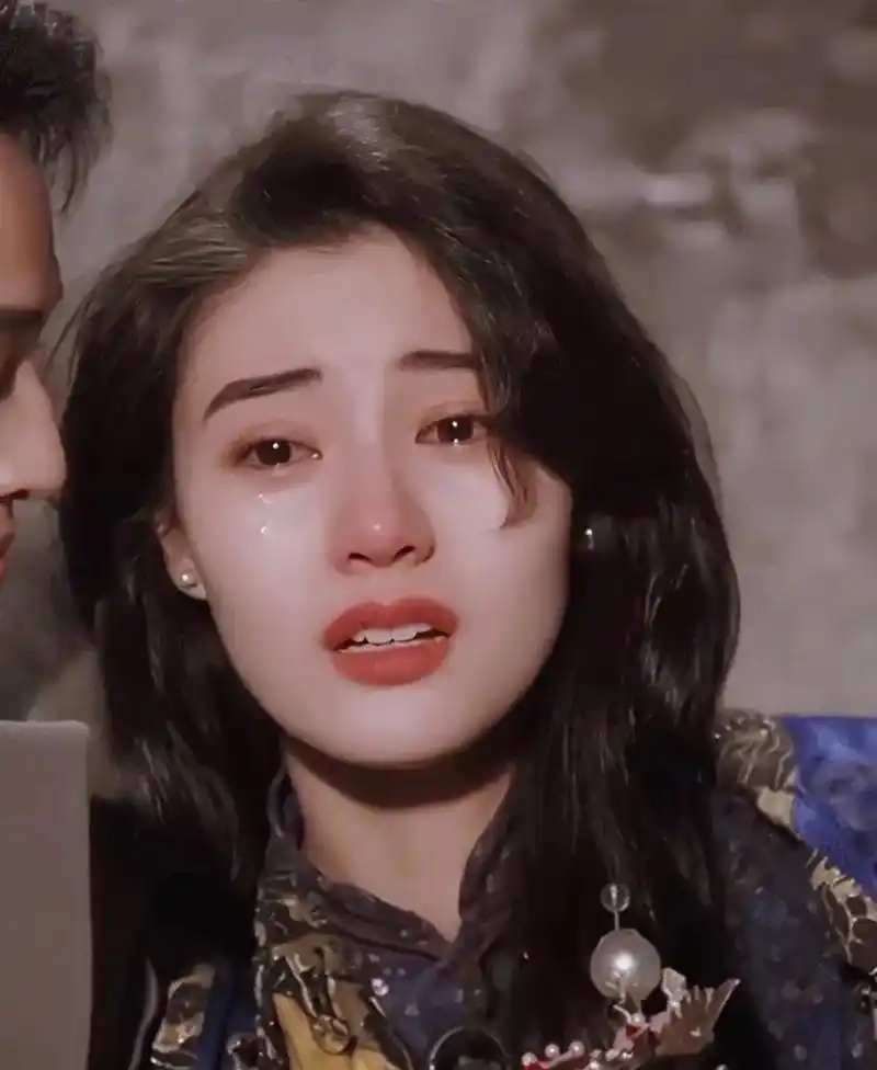 美人落泪你心疼了吗