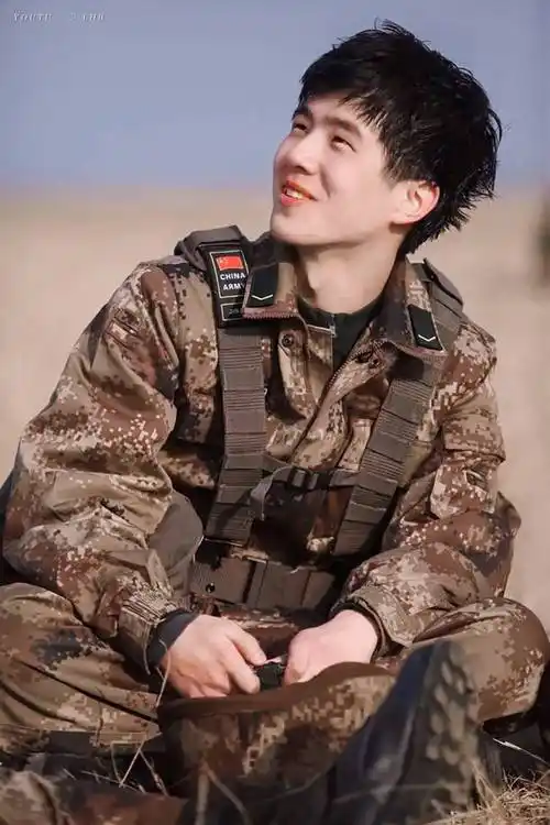 不得不说刘昊然军装真的好帅