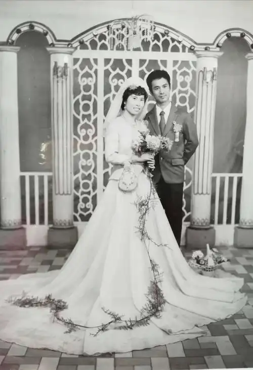 回忆八十年代的我们,那时候我们的工资也就几十块钱,结婚的彩礼钱300