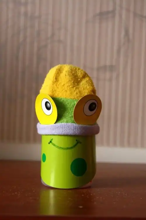 36知识 手工工艺 儿童废物利用制作小娃娃 饮料瓶的创意diy作品