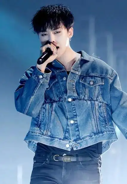 权志龙风波后首度次现身,外貌大变化引发网友争议