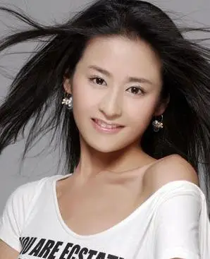 刘颖:2004年度星姐选举获亚洲第五名.