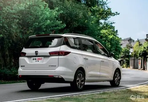 6万级6座,宝骏360被评为"年度最佳入门mpv"