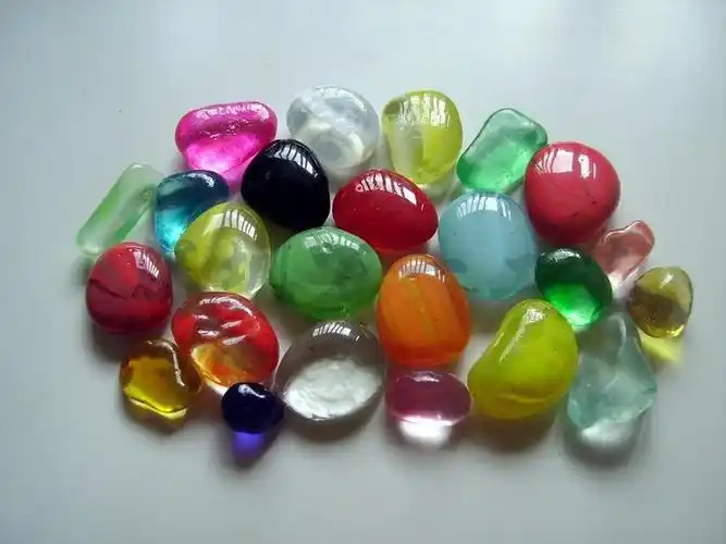 供应玻璃石,透明彩色卵石,玻璃雨花石/景观石,园艺石子,石头配件 - 深