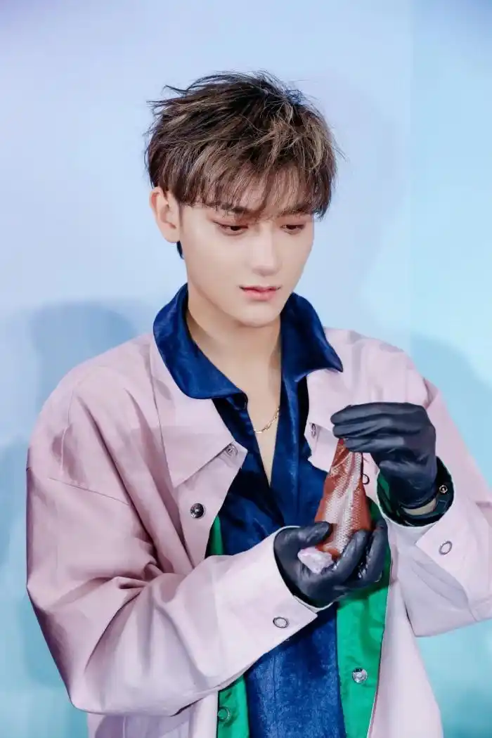 黄子韬高清壁纸帅气男神