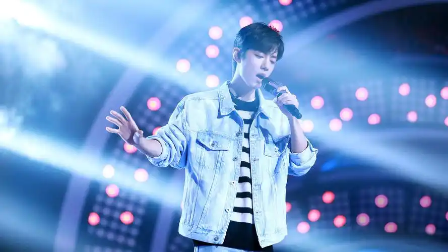 肖战有哪些好看的高清无水印图片(可以当壁纸的那种)? - 知乎