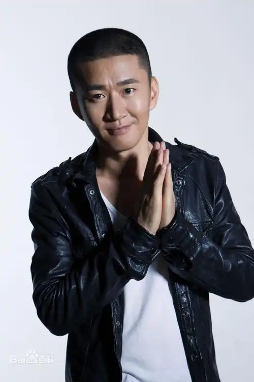 《抗日奇侠》演员李嘉明邀你看"华夏亚视电影排行榜"