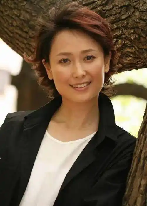 湛江的著名女演员左翎,广东观众心目中永远的女神_气质_董明珠_电视剧