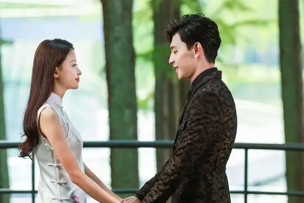 邓伦和孙怡两人在一起过吗孙怡不是早就嫁给董子健了吗