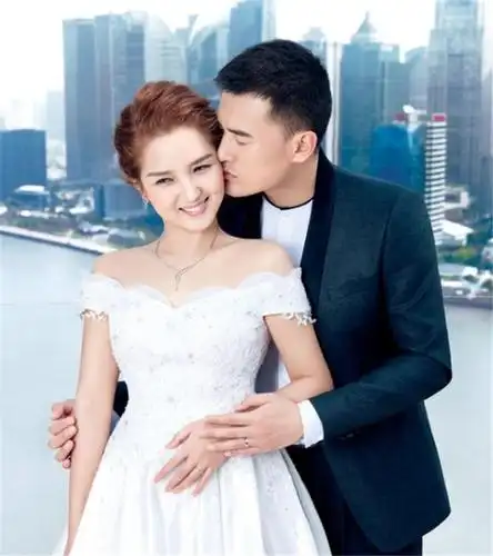 何洁回应"生三胎",称该断奶的是苏醒,意外透露自己新生活