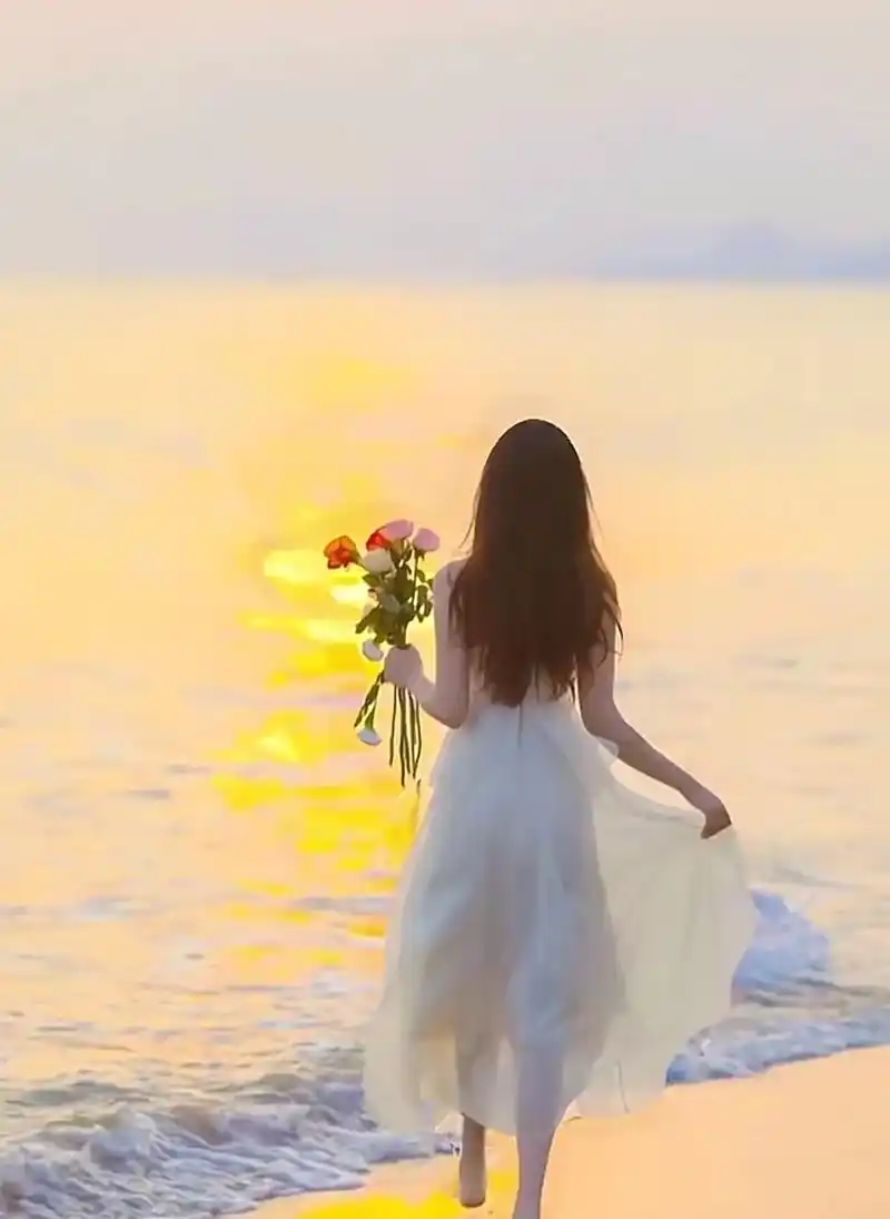 女生头像,独自撑伞的日子,也一定要顺顺利利