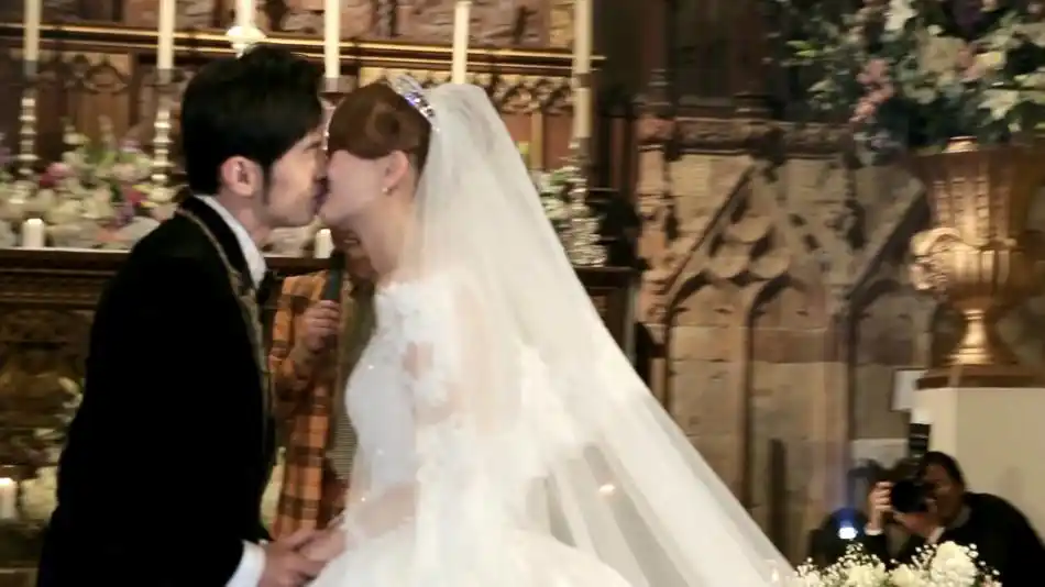 9点半周杰伦昆凌在英国约克郡塞尔比镇的同名教堂举行基督教结婚仪式