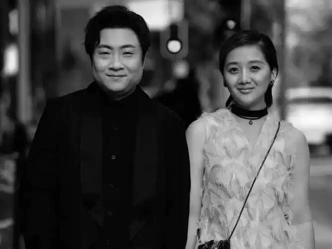 原创莫丹发文庆祝与乔杉相识14周年,网友:让人羡慕的一家人