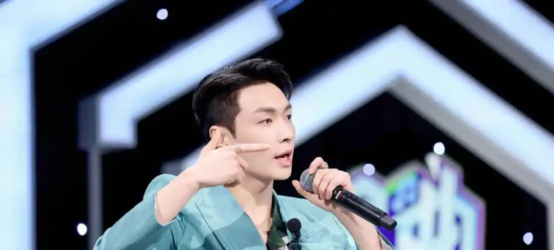 番茄台《金曲青春》今晚开播,张艺兴改换身份做六大厂牌召集人