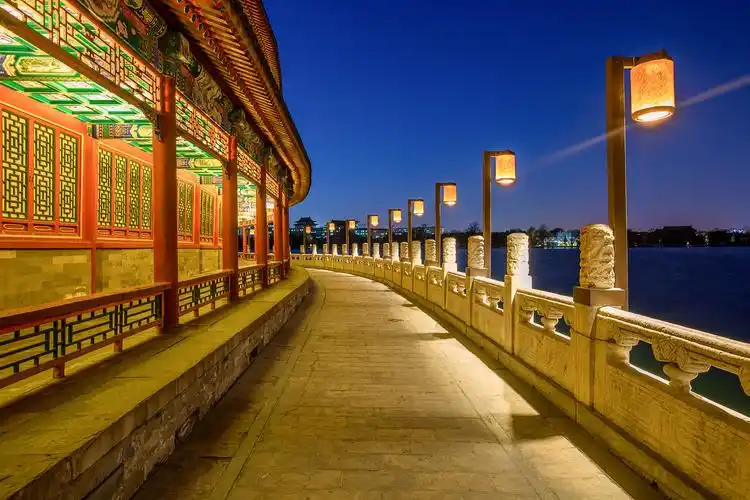 北海公园夜景2.,.