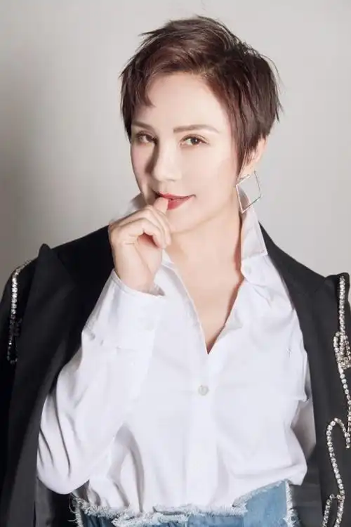 林萍刘尊新歌以前以后上线时尚经典耐人寻味