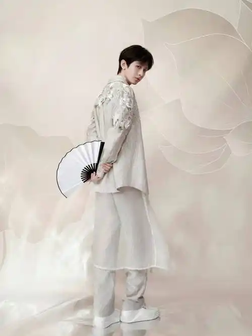 许凯丁禹兮张凌赫张婧仪白鹿黄明昊周也陈瑶陈钰琪邓为蒋依依刘宇热卖