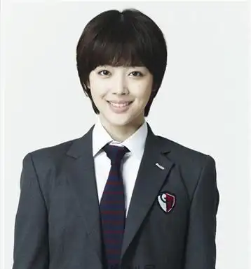 女生假小子发型推荐:短发女生发型 演绎男人超帅气质