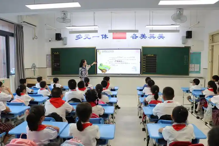 争当节水小能手争做海绵宣传员