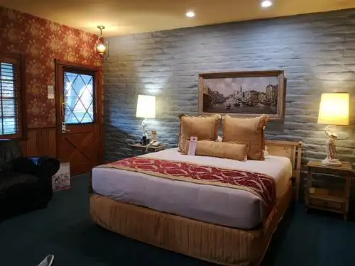 我们住的是套间,这个是大房间.