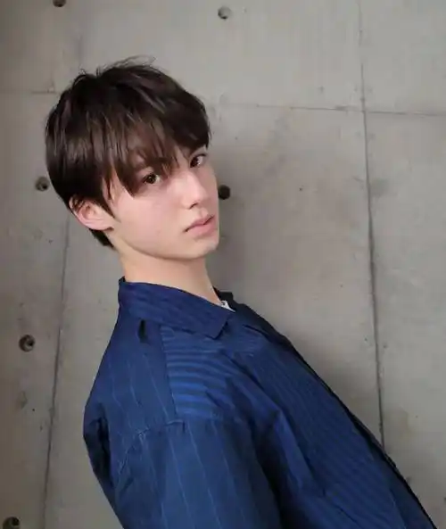 十七岁日本男模alexsho,好可爱的男孩子!_生活_因为_小小年纪