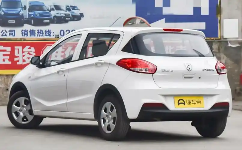 宝骏310自动挡的指导价格为368608万,这款车的配置1宝骏310自动挡所