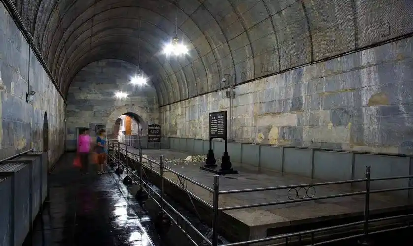 万历皇帝定陵地宫细节特写:深入地下二十多米,祈福钱币堆成小山_图片