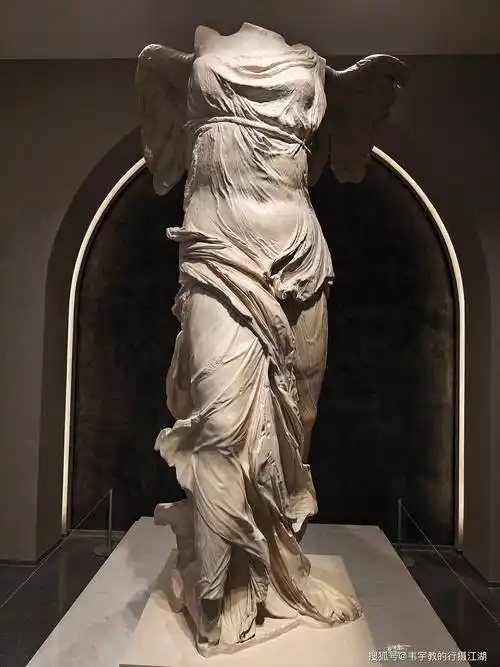 "卢浮宫三宝"来到北京,名画《蒙娜丽莎》的微笑背后有什么秘密?