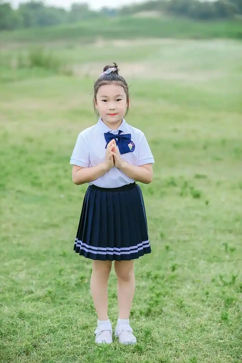 我家二公主的幼儿园毕业照.九月份我们就成为一名小学生了.