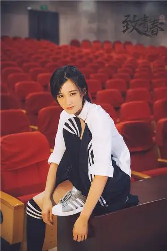 剧版致青春泪别校园杨玏陈瑶开启职场生活