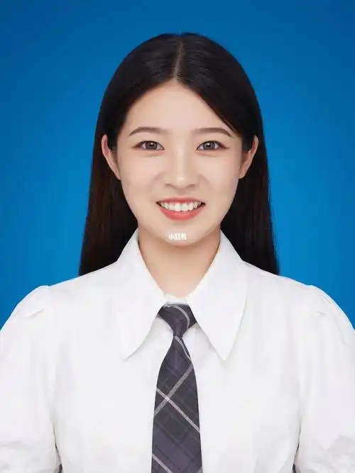 泡泡袖白衬 黑灰格领带    简单大气   绝啦绝啦 #濮阳最美证件照