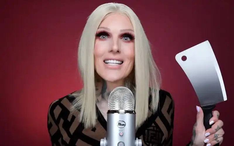 jeffreestar读私信非youtube评论内含吃跳跳糖撒狗粮敲击喷雾等