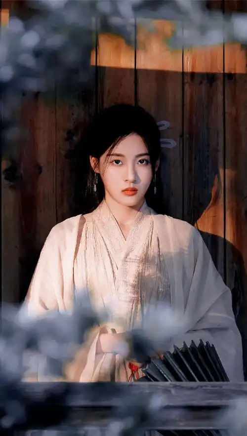 孙芮单飞周年古风大片#一直都觉得孙芮很适合古装,和她的性格反差