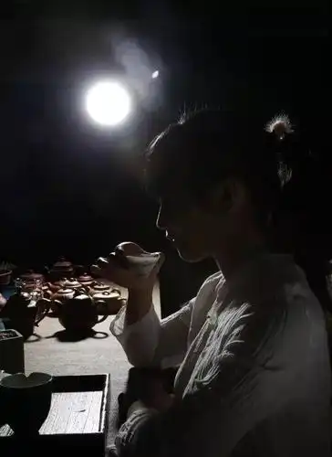 都说"一般的女人不喝茶,喝茶的女人不一般".