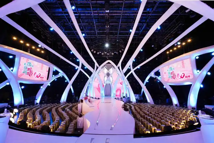 牵手也是坚守,感恩一路有你 江苏卫视《非诚勿扰》迎来十周年