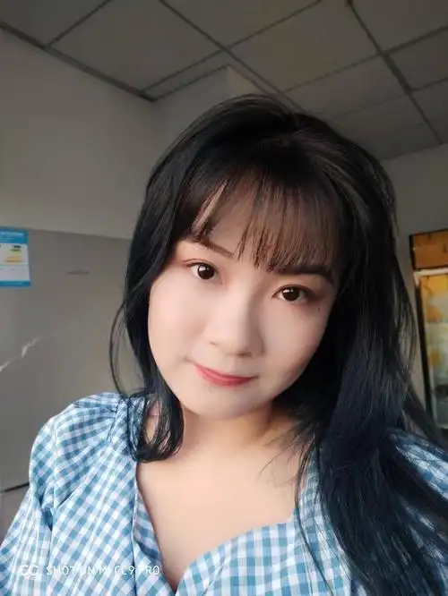 颜值手感美颜自拍女生在购机时这三要素缺一不可