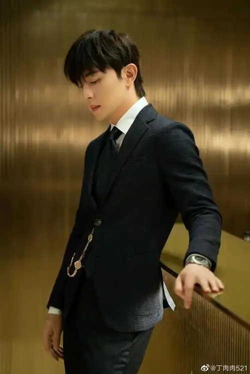 明星邓伦的个人资料 壁纸(邓伦个人资料 壁纸)-天晟网