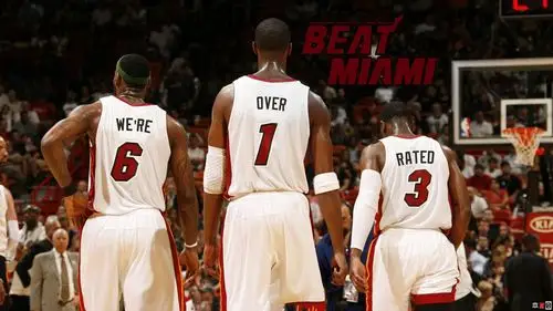 分享潮流壁纸表情赢取新潮蓝牙耳机