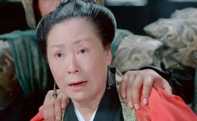 敬业,是童晓梅从艺几十年来一直坚持不忘的信念,虽然在众多作品中,她