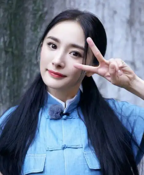 杨幂的摩天轮比耶照