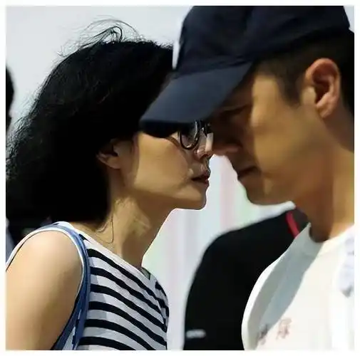 王菲喜得千金,急不得嘲李亚鹏,请先了解情形吧!