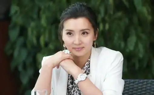 陈好《新编辑部故事》饰女魔头安妮剧照曝光